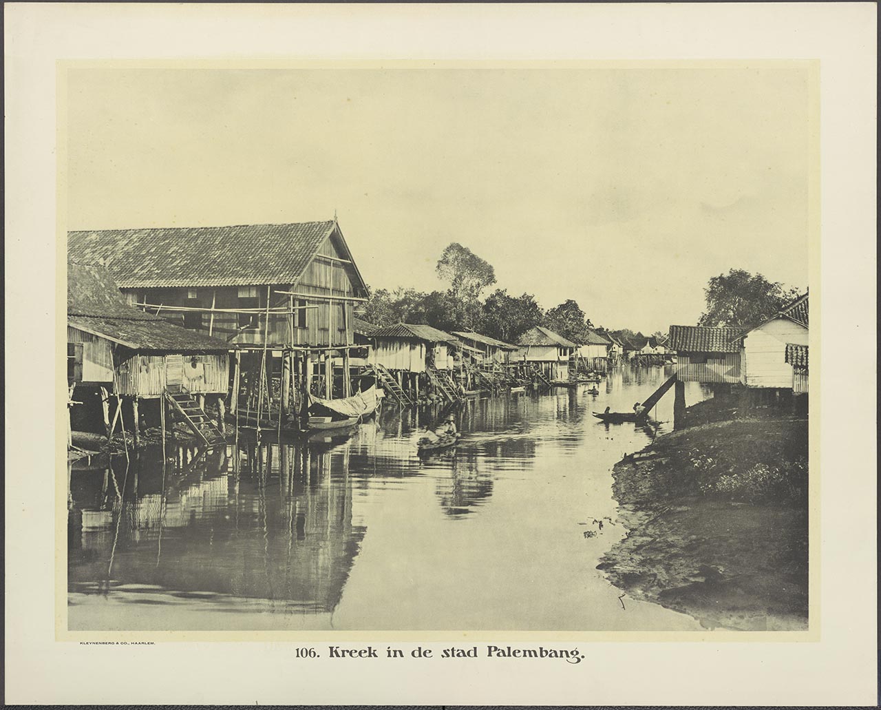 106. Kreek in de stad Palembang.