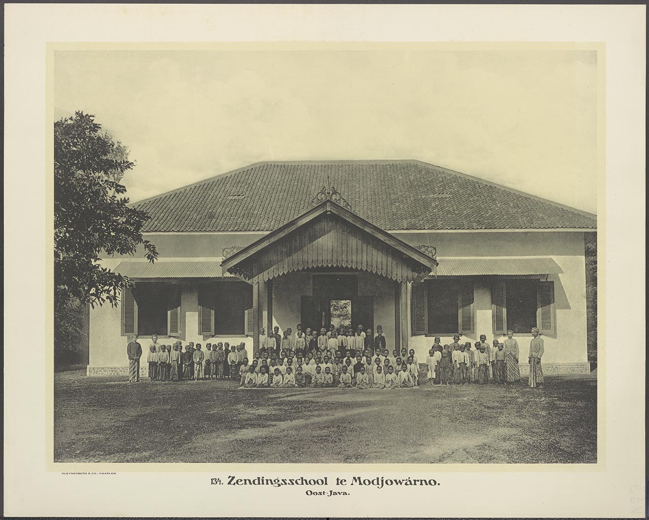 134. Zendingsschool te Modjowarno. (Oost-Java)