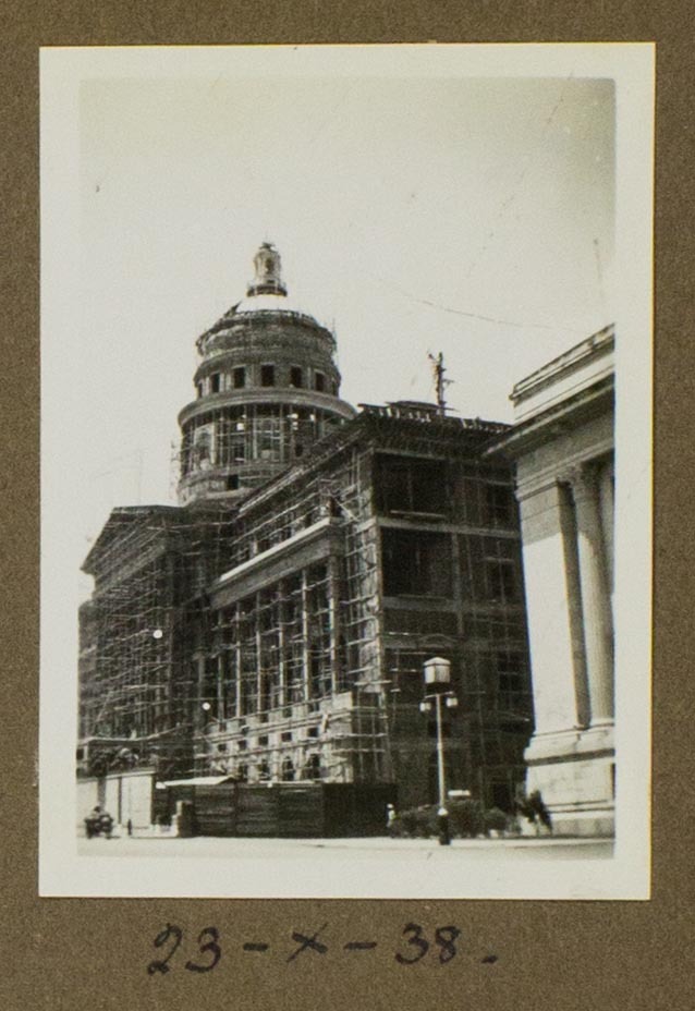 Photographic documentation of the construction process for the former Supreme Court