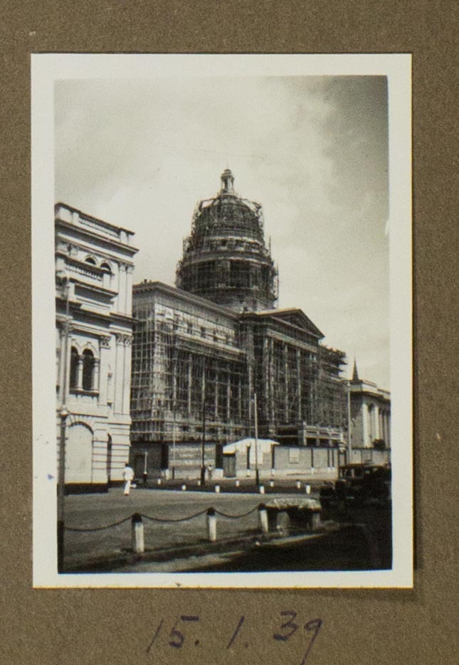 Photographic documentation of the construction process for the former Supreme Court