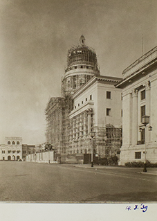 Photographic documentation of the construction process for the former Supreme Court