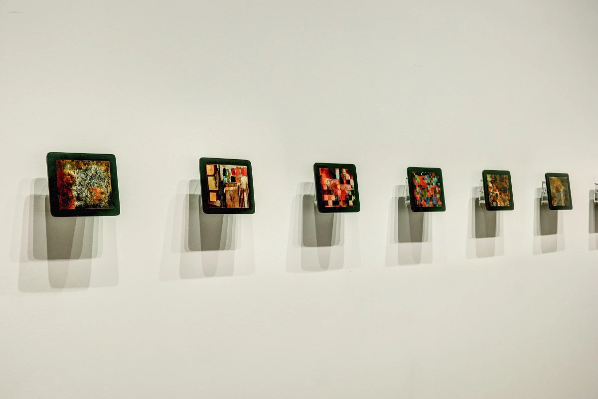 Phi Phi Oanh, <i>Pro Se</i>, 2016–2017 (detail). Lacquer on wood. Each panel 24 x 18.5cm. In exhibition view of <i>Radiant Material: A Dialogue in Vietnamese Lacquer Painting</i>, National Gallery Singapore, 2017. Photo by Ken Cheong.