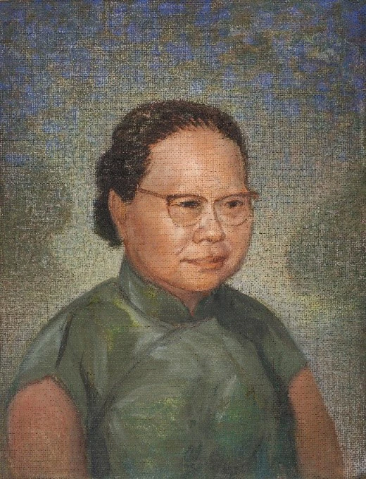 Low Kway Song. Portrait of a Woman, 20th Century. Oil and pastel on gelatin silver print, 48.7 x 40.2 cm.  Gift of Hall of Phoenix and Peony. Collection of Peranakan Museum. Image courtesy of National Heritage Board, Singapore