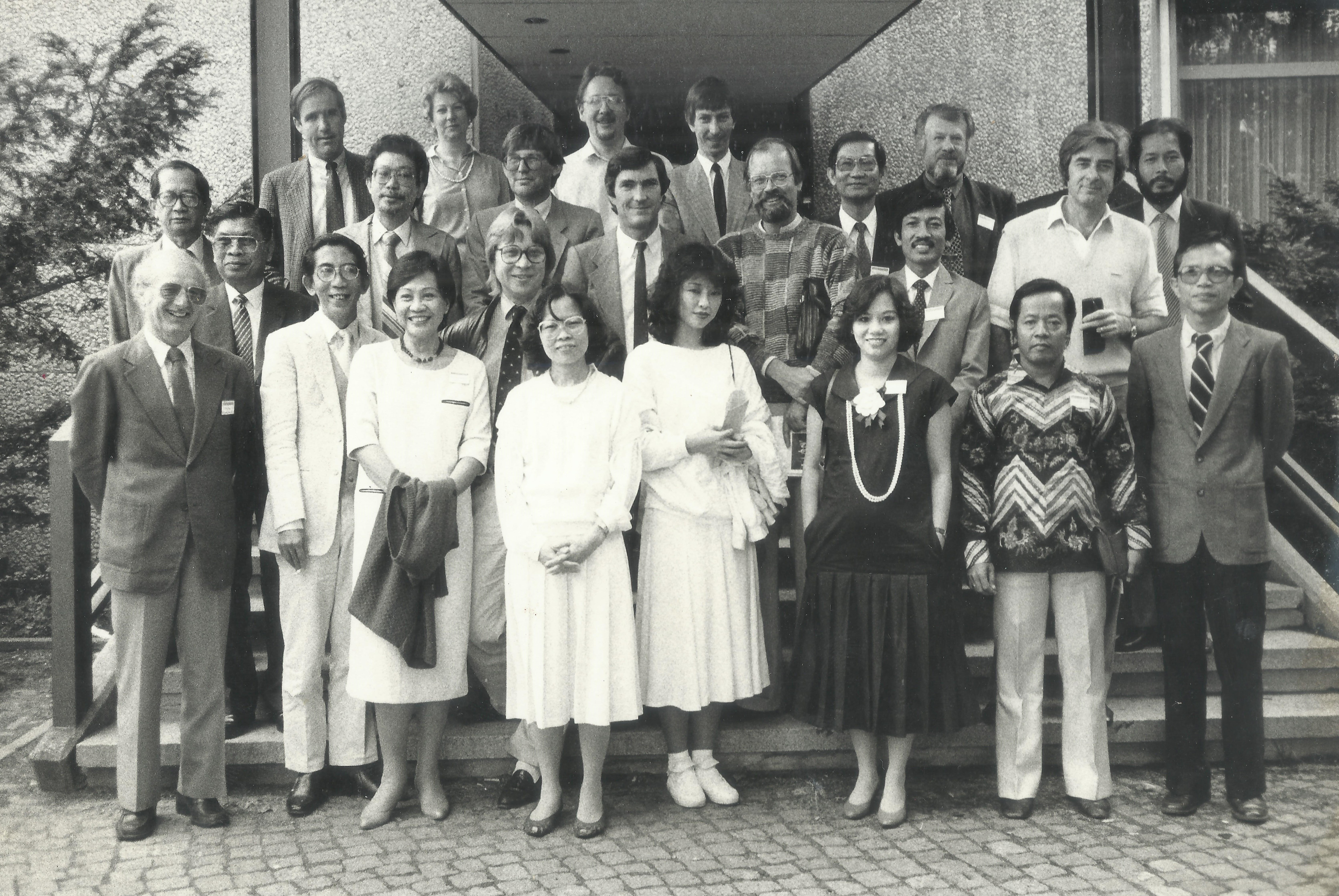 Juliana (centre, front) at a Culture Admin course in Berlin, 1985/86.